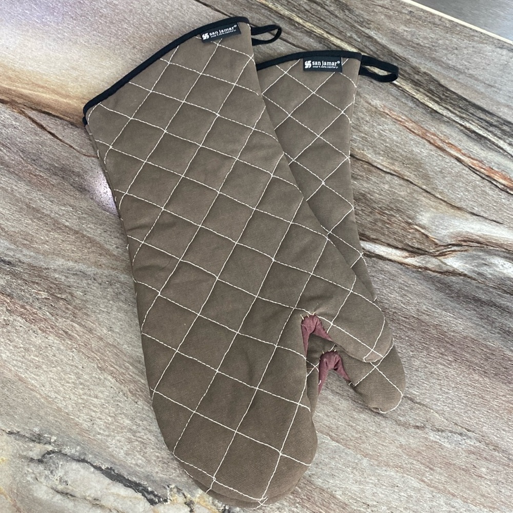 San Jamar oven mitts
